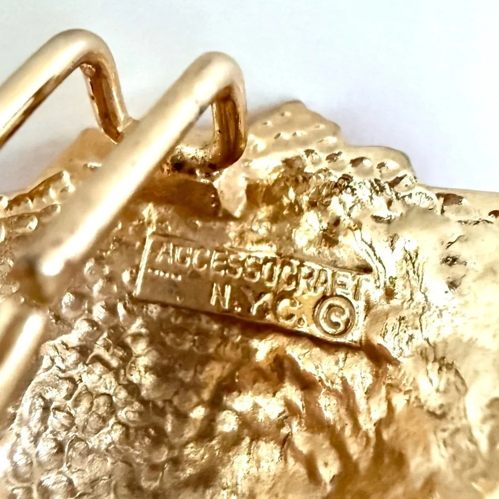 Vintage 80s Accessocraft NYC Signed Gold Lion Head Chain Tassel Buckle Belt